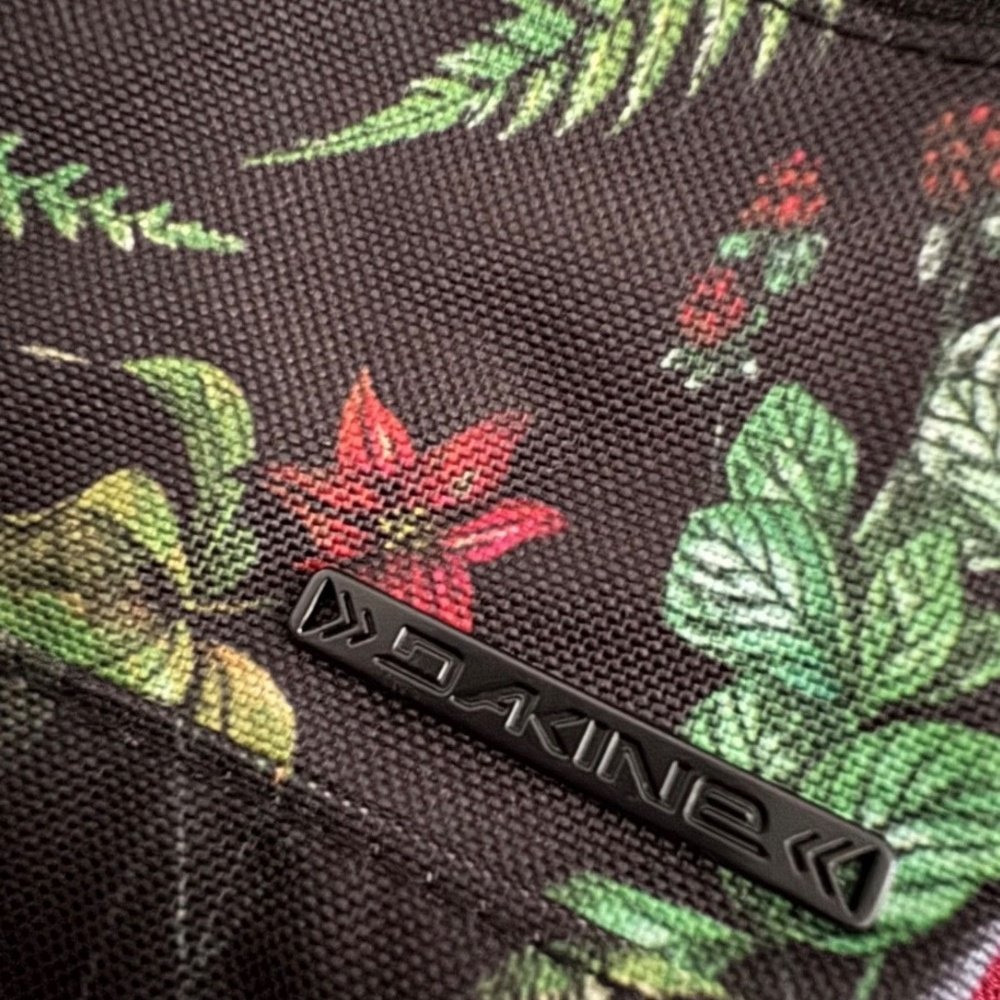 Dakine crossbody bag - Picture 2 of 3